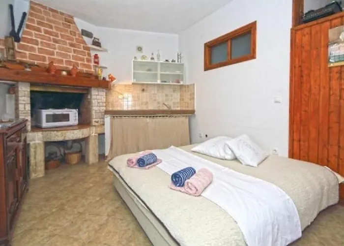 ゲストハウス Bocin Rosso フヴァル