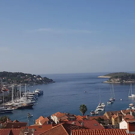 Bocin Rosso Gasthof Hvar Town