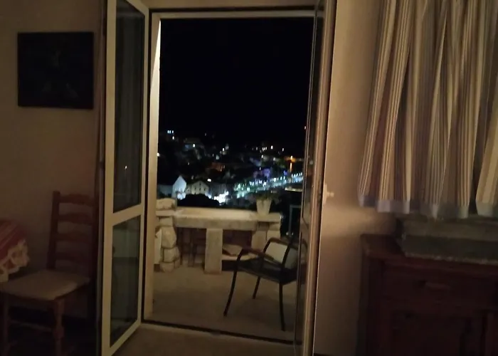 Bocin Rosso 3* חוואר