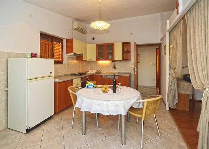 Bocin Rosso Hvar Town