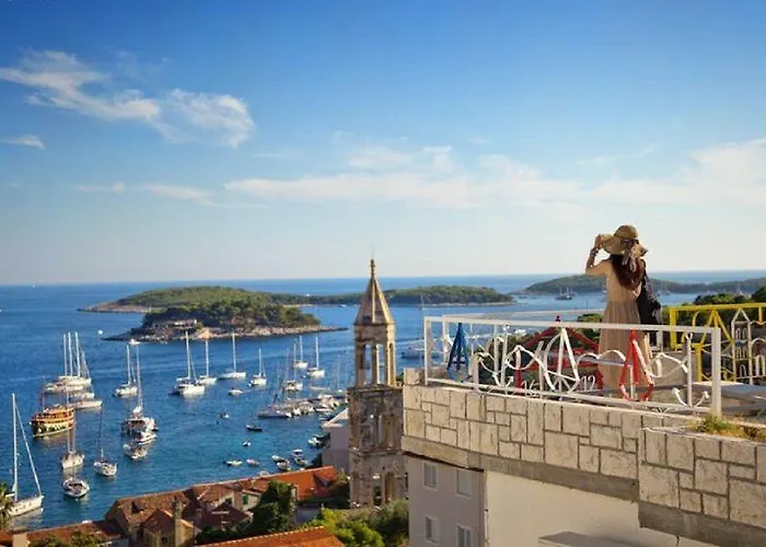 Bocin Rosso Hvar Town