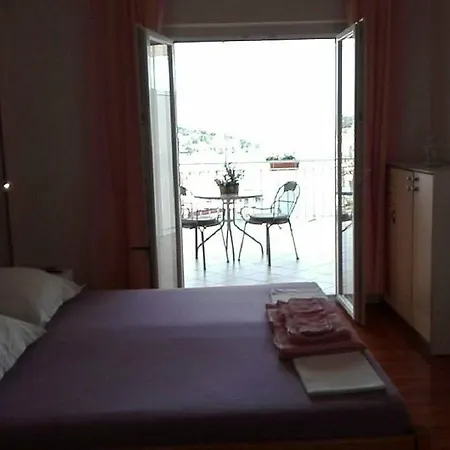 Bocin Rosso 3* Hvar Town