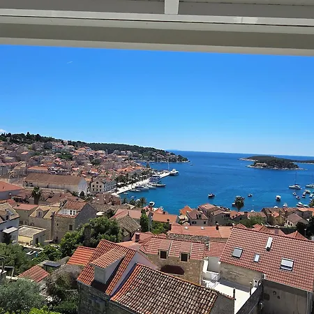 Bocin Rosso Hvar Town